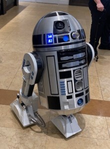R2 Unit at Shore Leave 43