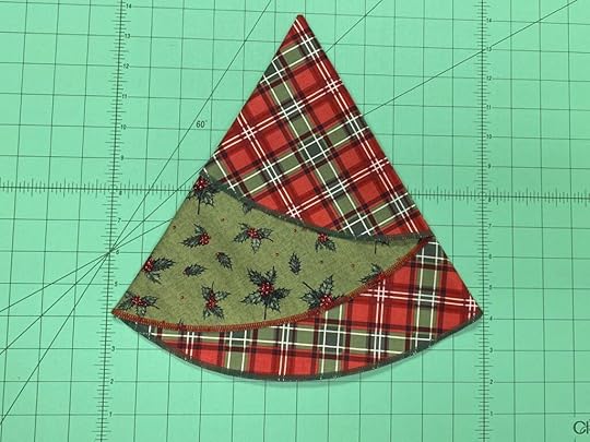 30-Minute Christmas Tree Serger Napkin Sewing Tutorial