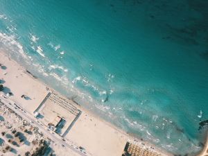 unsplash photo of cesme beach