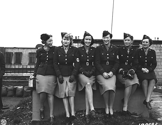 Several female war correspondents who covered the U.S. Army in the European Theater during World War II; from left to right: Mary Welsh, Dixie Tighe, Kathleen Harriman, Helen Kirkpatrick, Lee Miller, and Tania Long