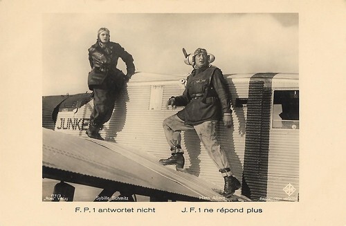 Hans Albers and Sybille Schmitz in F.P.1 antwortet nicht