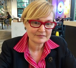 picture of Kelly Oliver