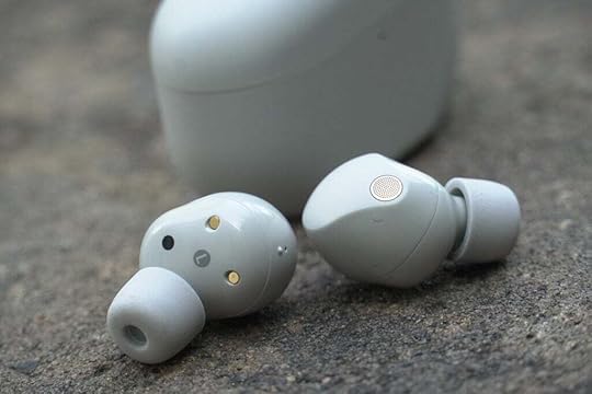 Sony WF-1000XM5 earbuds design