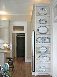 This contains an image of: 5 Favorite Farmhouse Plate Racks
