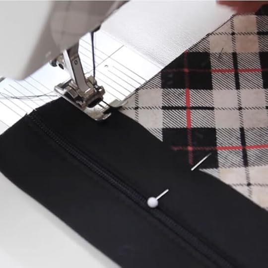 NEW! Sew-On-The-Line Sewing Round Up FEATURING the Caitlyn Crossbody Tote