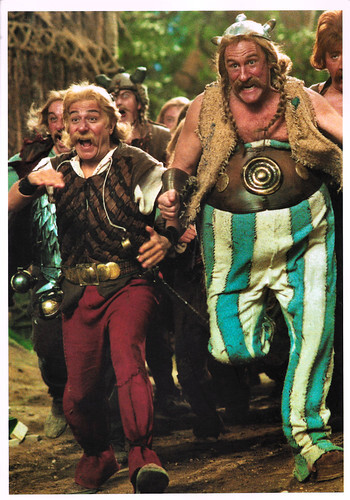 Christian Clavier and Gérard Depardieu in Astérix & Obélix contre César (1999)