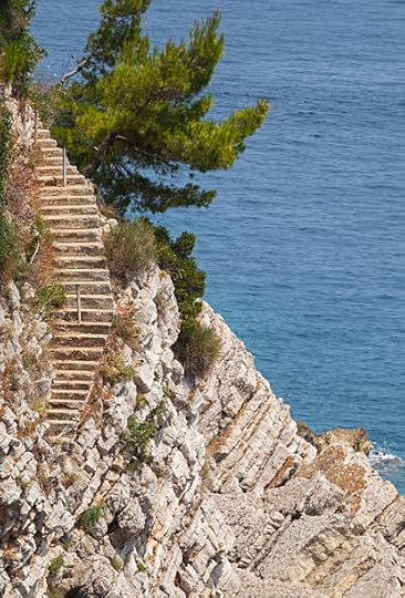 https://media.istockphoto.com/id/471993185/photo/old-stone-stairs-goes-down-on-rock-to-sea-water.jpg?s=612x612&w=0&k=20&c=xaGm3_AZ71IkvL2SeQWMEQbQlN5jtH_B4TGf6LkCREM=