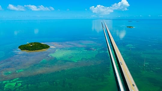 florida 7 mile bridge in the floroda keys