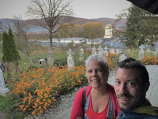 La Manastirea Dintr-un Lemn