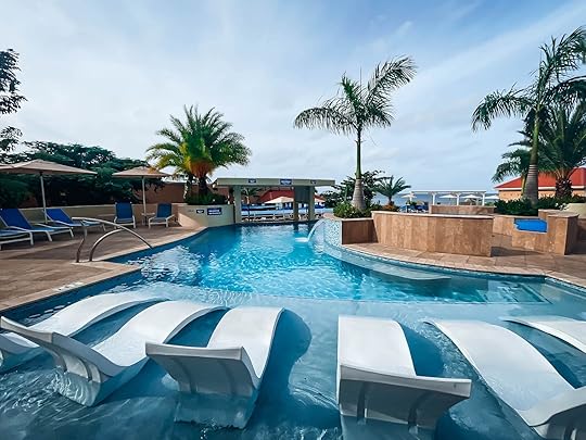 divi st maarten pool loungers