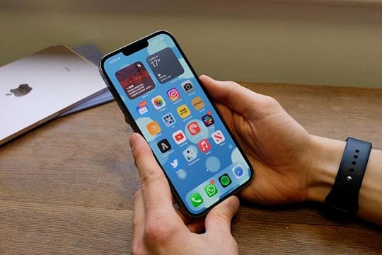 iphone 13 pro max homescreen