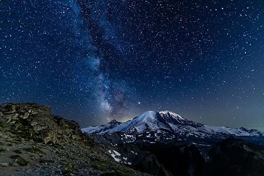 Night sky of Mount Rainier and the Milky Way Galaxy