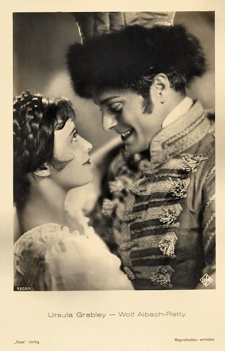 Ursula Grabley and Wolf Albach-Retty in Der Schwarze Husar (1932)