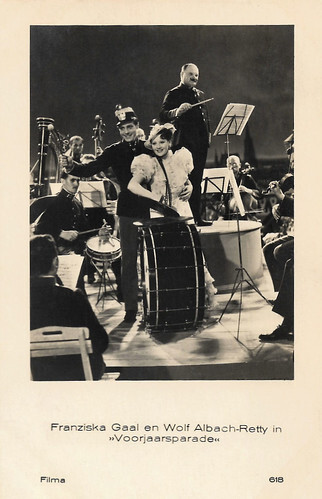 Franziska Gaal and Wolf Albach-Retty in Frühjahrsparade (1934)