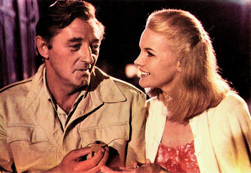 Robert Mitchum and Carroll Baker in Mister Moses (1965)