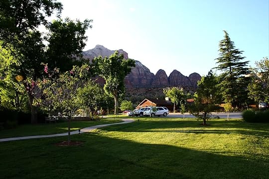 Exterior of Driftwood Lodge one of the best Zion lodging options