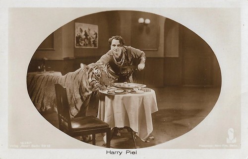 Harry Piel in Was ist los im Zirkus Beely? (1926)