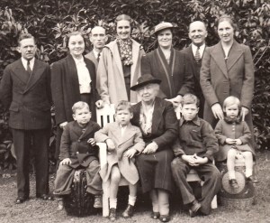 Lettie Cowman visits OMS missionaries in China, 1930s