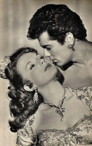 Piper Laurie and Tony Curtis in The Prince Who Was a Thief (1951)