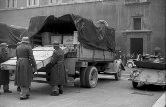 German troops unloading art treasures from the Abbey at Monte Cassino in the Vatican, late 1943 (German Federal Archive: Bild 101I-729-0003-13)