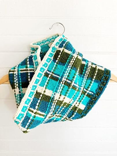 Plaid Cowl Knitting Pattern by Vickie Howell
