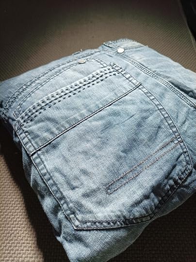Denim cushion from old jeans