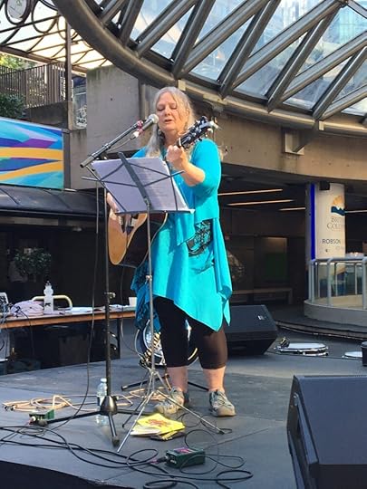 Leslie Gentile performing one of her songs.