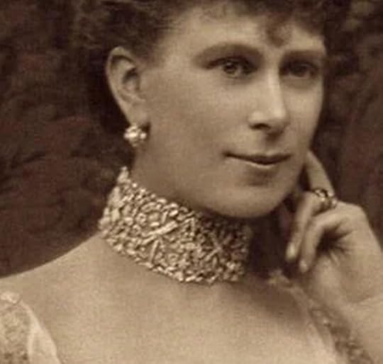 Queen Mary's Love Trophy Collar