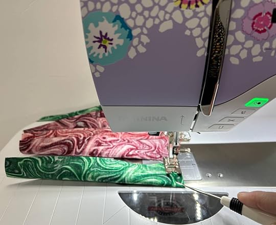 NEW! Dresden Poinsettia Table Topper Sewing Tutorial