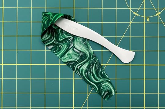 NEW! Dresden Poinsettia Table Topper Sewing Tutorial