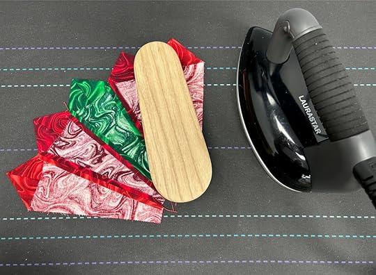 NEW! Dresden Poinsettia Table Topper Sewing Tutorial