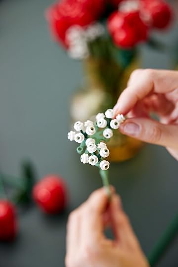 LEGO Bouquet of Roses Collection white flowers