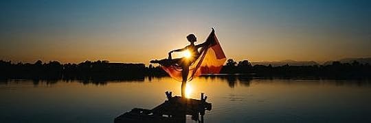 Recensione di Umanistili e Una ballerina sulla luna di Elisa Rovesta