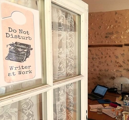 The Backpacking Housewife - Writer at work