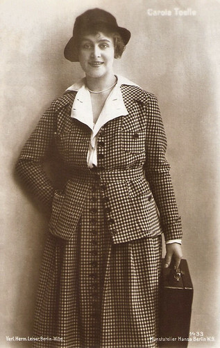 Carola Toelle