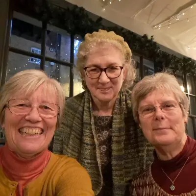 selfie with my two old schoolfriends in Winchester