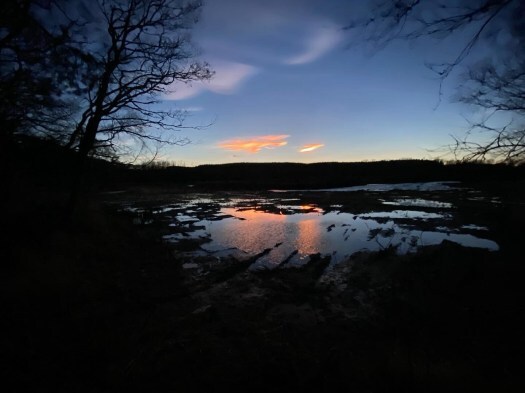 Nacreous clouds in the dark