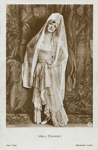 Mary Duncan in Romance of the Rio Grande (1929)