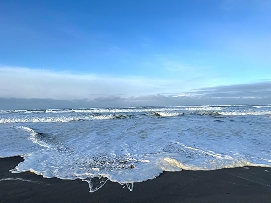 Wavescrashingblueskyhorizontal