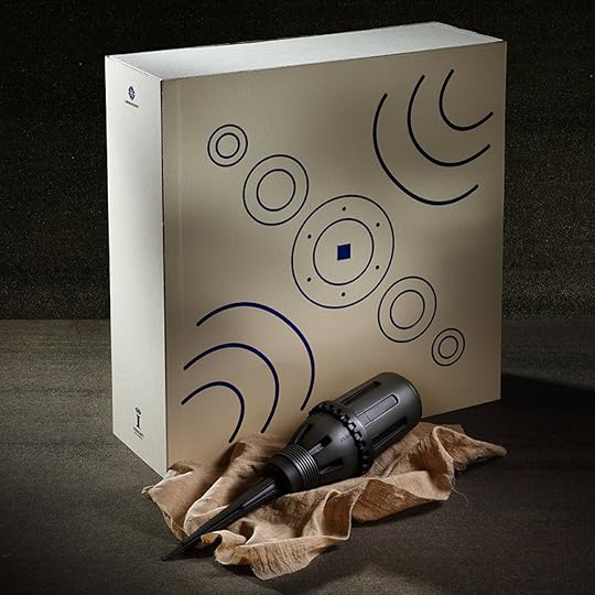 The case and thumper from The Art and Soul of Dune Artifiact Edition