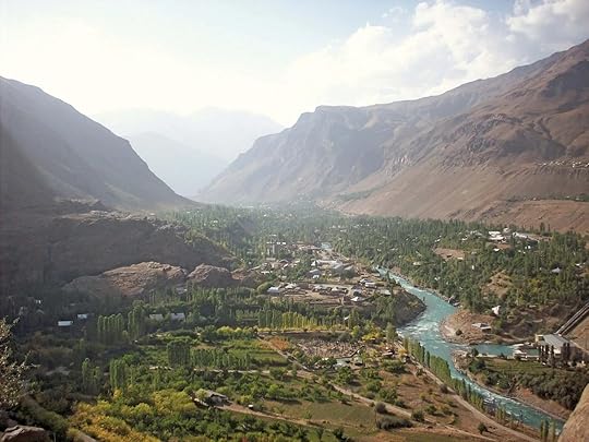 The city of Khorog in Gorno-Badakshan, Tajikistan. When Itaz and Heliokleia passed the Terek Pass with the intention of crossing the treacherous mountain range that separated the Saka and the East (the homeland of the Khotan), I would like to imagine that the place looks similar in this photo. Khorog itself was situated next to the Pamir mountains.