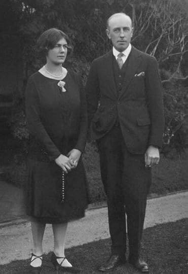 Joan and Daryl Lindsay