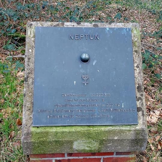 Hude solar system Neptune marker