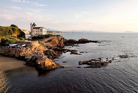 Emblematique. La villa Belza, entre la plage du Port-Vieux (au premier plan) et celle de la Cote des Basques (au fond).