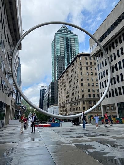 Views on Montreal streets, Hmm... blog