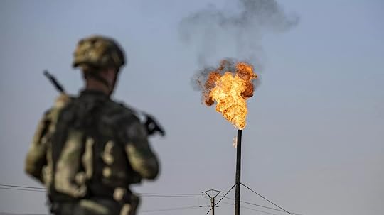 A US soldier patrols near an oil field in al-Qahtaniyah in Syria's northeastern Hasakah province, close to the border with Turkey, on June 14, 2023. - Sputnik International, 1920, 10.09.2023