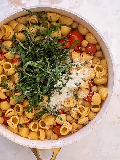 burst tomato pasta with chickpeas and spinach