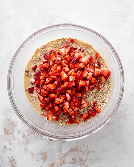 strawberries and cream oatmeal cups