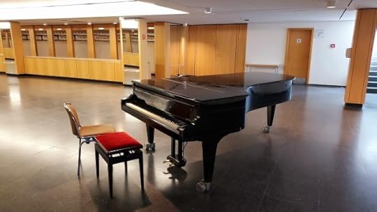 Stadthalle Neuss grand piano