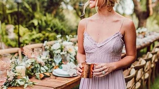 5 Essential Tips on What to Wear to a Backyard Wedding